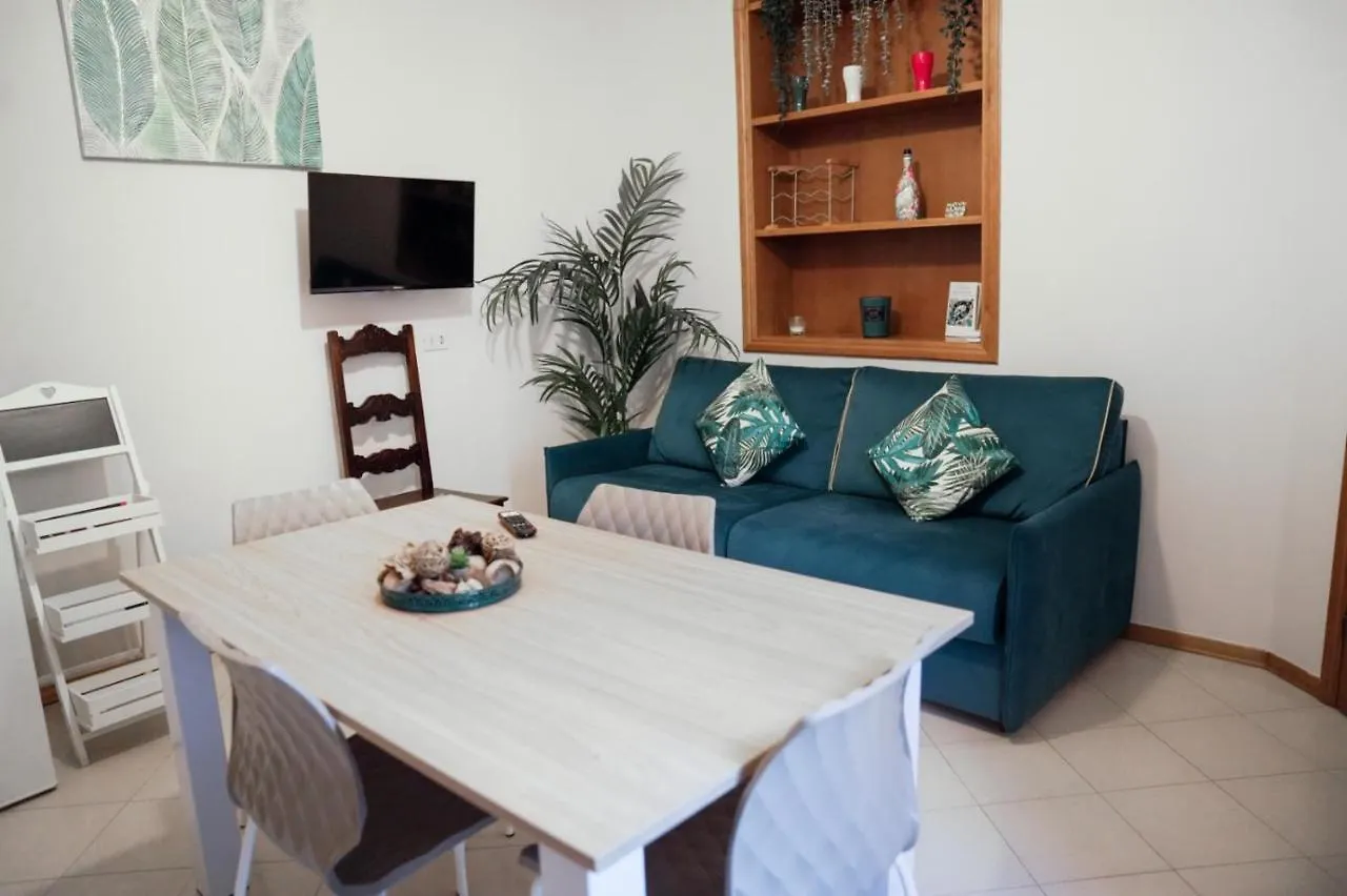La Casa Di Madeleine Apartment Milan 0*,  Italy